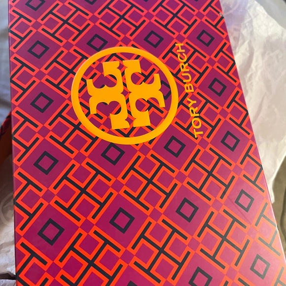 Size 8 amazing condition Tory Burch mules. - Picture 6 of 6